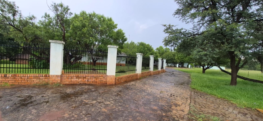 5 Bedroom Property for Sale in Swartruggens North West